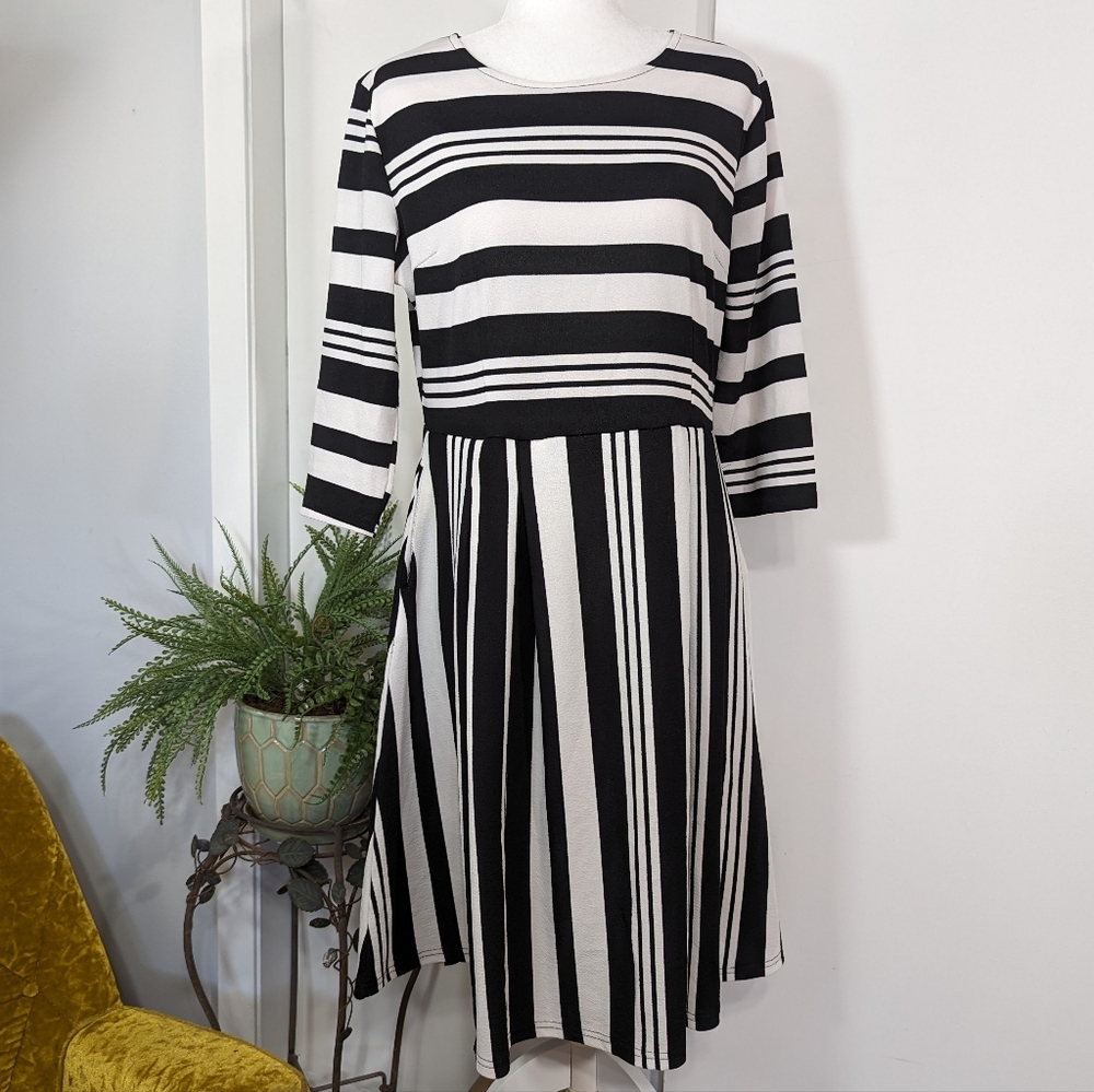 Stripes Black and white Dress Size XL